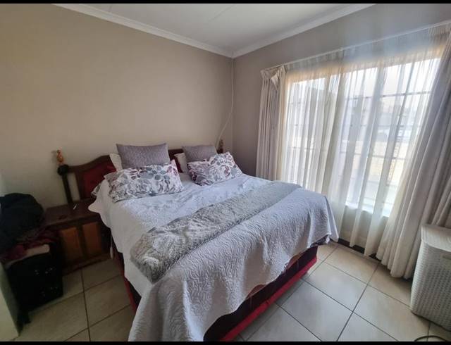 2 BEDROOM TOWNHOUSE FOR SALE IN MEYERTON CENTRAL
